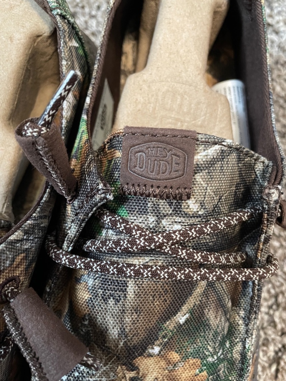 Women’s Realtree Edge Camo Hey Dudes NWT - Picture 3 of 9